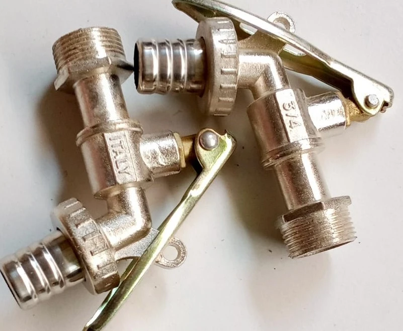 3\4 LOCKABLE TAP