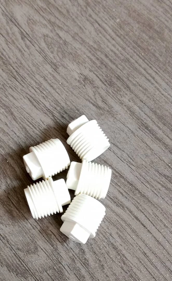 1\2" PLUG WHITE