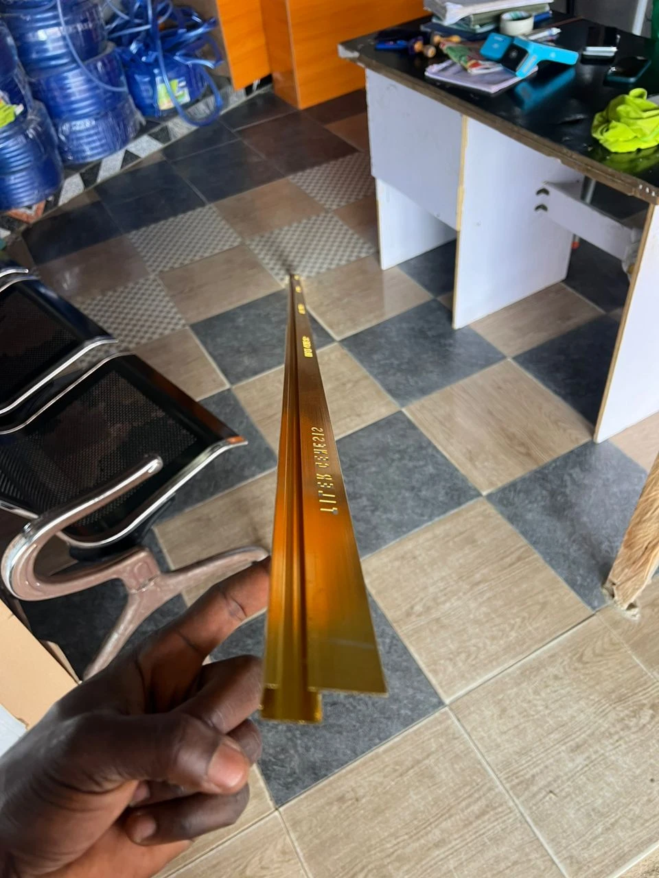 GENESIS 60X60 GOLD